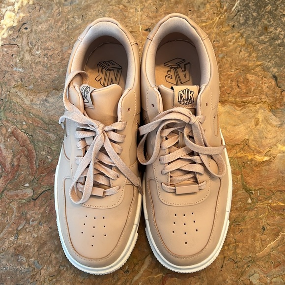 Rose color Air Force 1, chunky style. Size 10 - Picture 5 of 5